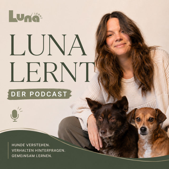 Cover des Podcasts Luna Lernt mit Anna Genske und zwei Hunden.